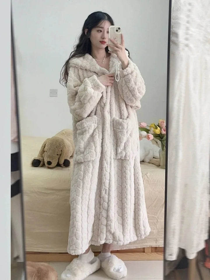 Peignoir Femme en Peluche avec Capuche, Doux et Confortable – Taille Unique, Crème, Idéal pour Détente et Cocooning 0