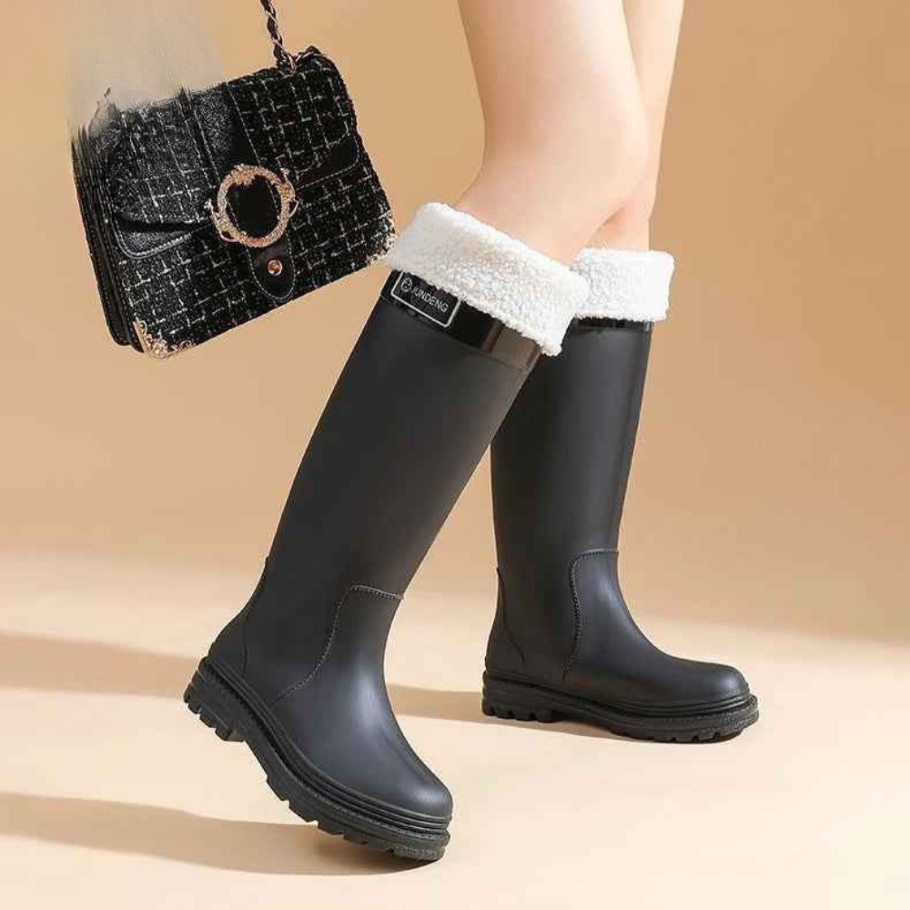 Waterproof Hiking Boots for Women with Non-Slip Sole and Fur Lining – Comfort and Durability