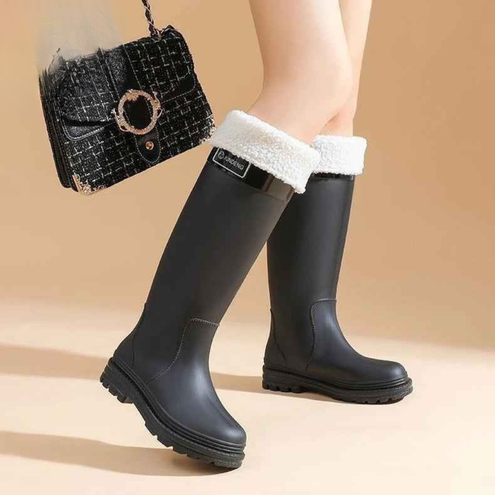 Waterproof Hiking Boots for Women with Non-Slip Sole and Fur Lining – Comfort and Durability