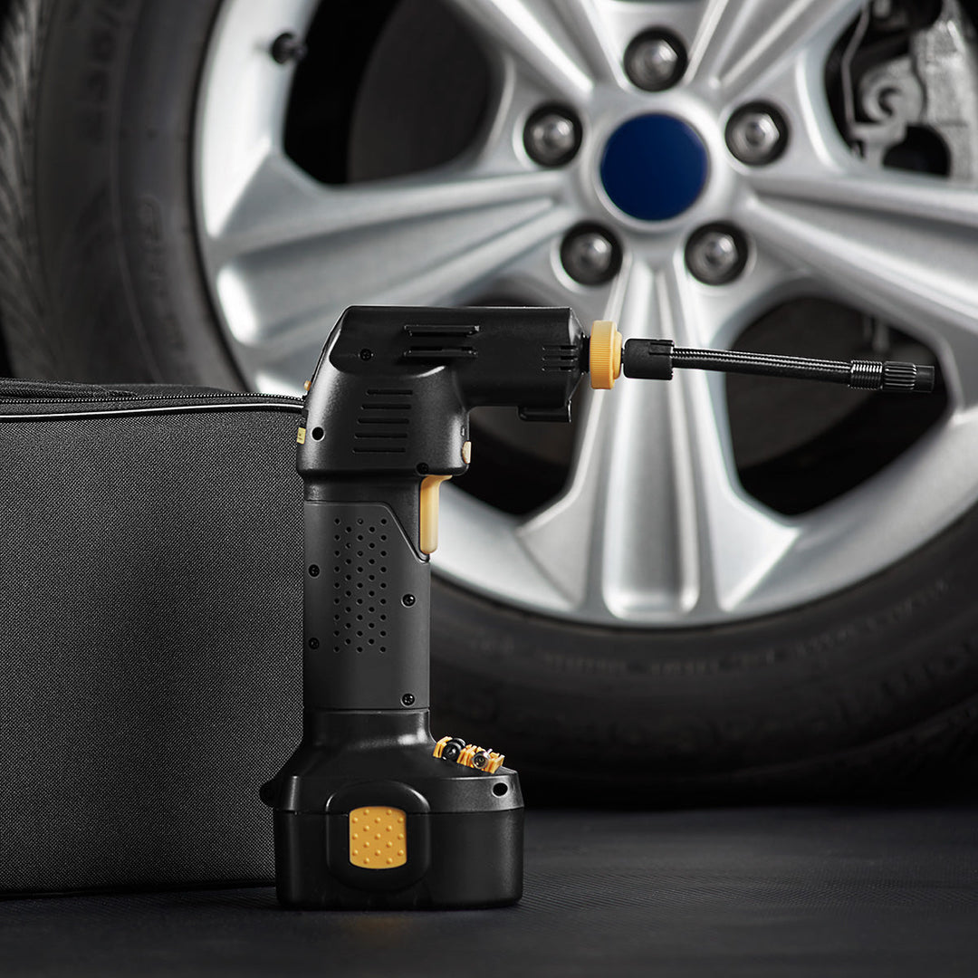 Gonfiatore per pneumatici senza fili con arresto automatico di Sharper Image