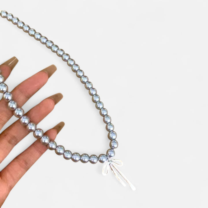 Celzoir | Collier Classy Femme Nœud en Métal Argenté avec Perle Imitation – Élégance Intemporelle et Raffinement Moderne