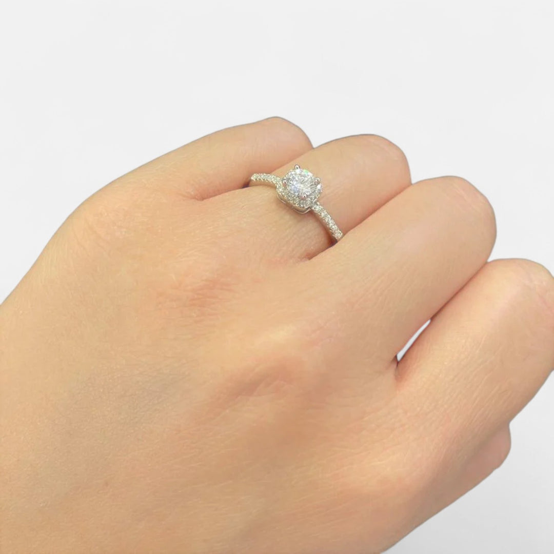 Celzoir | Bague Classy Femme en Argent avec Zircon Carré – Élégance Intemporelle et Raffinement Moderne