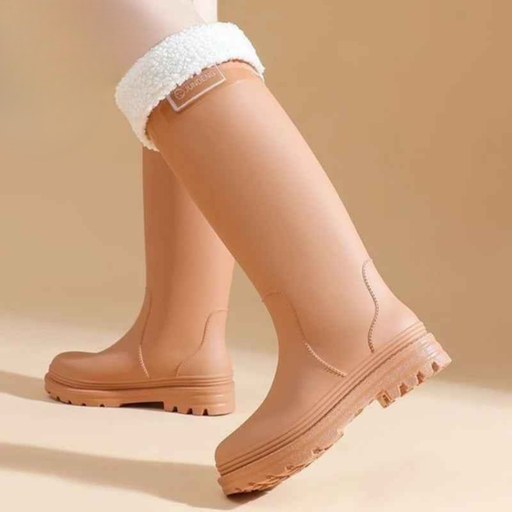 Waterproof Hiking Boots for Women with Non-Slip Sole and Fur Lining – Comfort and Durability