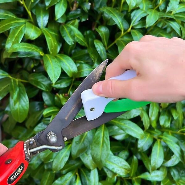 Affûteur Multifonctionnel pour Outils de Jardin – Ergonomique, Compact et Efficace pour Couteaux, Sécateurs et Haches 1