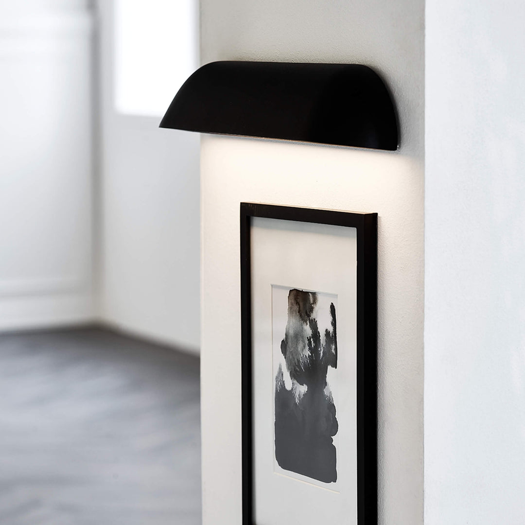 Applique Murale LED Noire en Métal Design pour Intérieur et Extérieur – Éclairage Économique et Doux 3