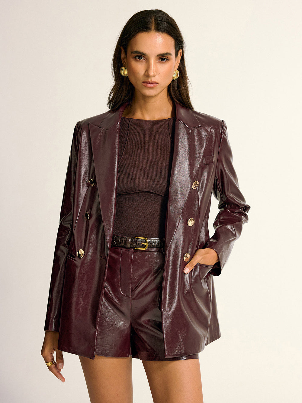 Blazer Noir Femme en Faux Cuir avec Poches à Revers – Élégance et Confort pour Toutes les Occasions 1