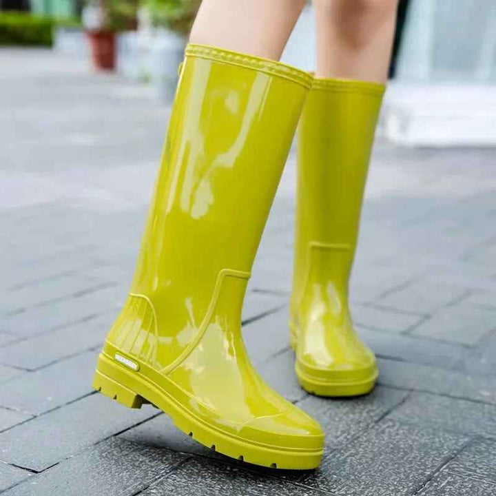 Bottes de Pluie Femme Élégantes Mi-Mollet en Caoutchouc Imperméables Antidérapantes – Confort Optimal et Design à la Mode 0