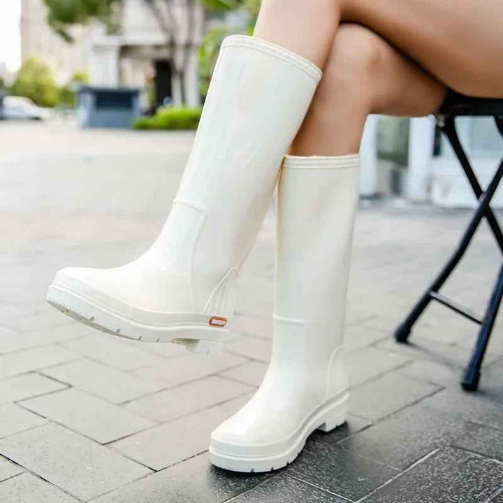 Bottes de Pluie Femme Élégantes Mi-Mollet en Caoutchouc Imperméables Antidérapantes – Confort Optimal et Design à la Mode 3