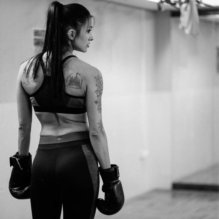 Coussinets de Boxe Professionnels Légers en PU Noir/Rouge pour Entraînement Efficace et Amélioration de la Technique 2