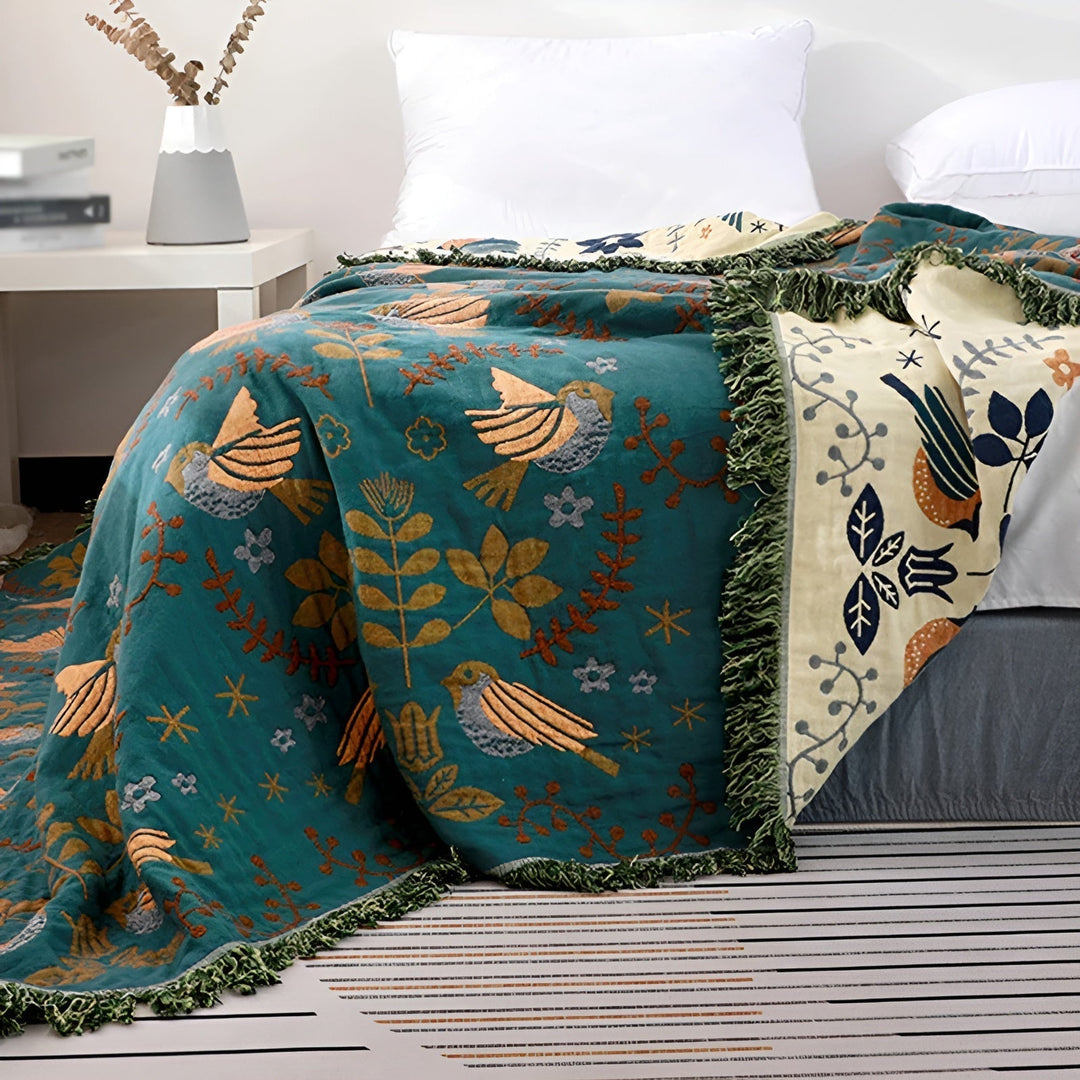 https://cdn.shopify.com/s/files/1/0886/2397/2701/files/HomoraBestickteDecke1.jpg