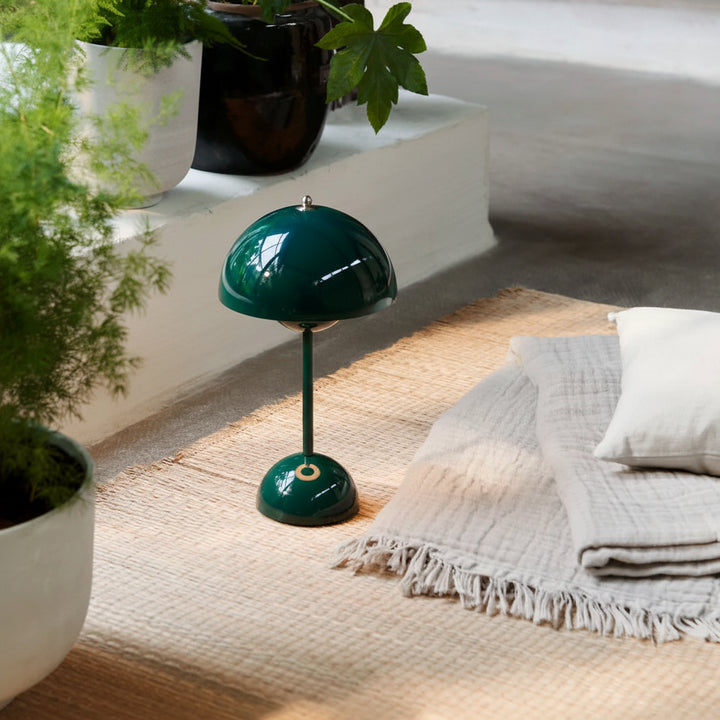 Modern Dimmable LED Table Lamp Mushroom Design