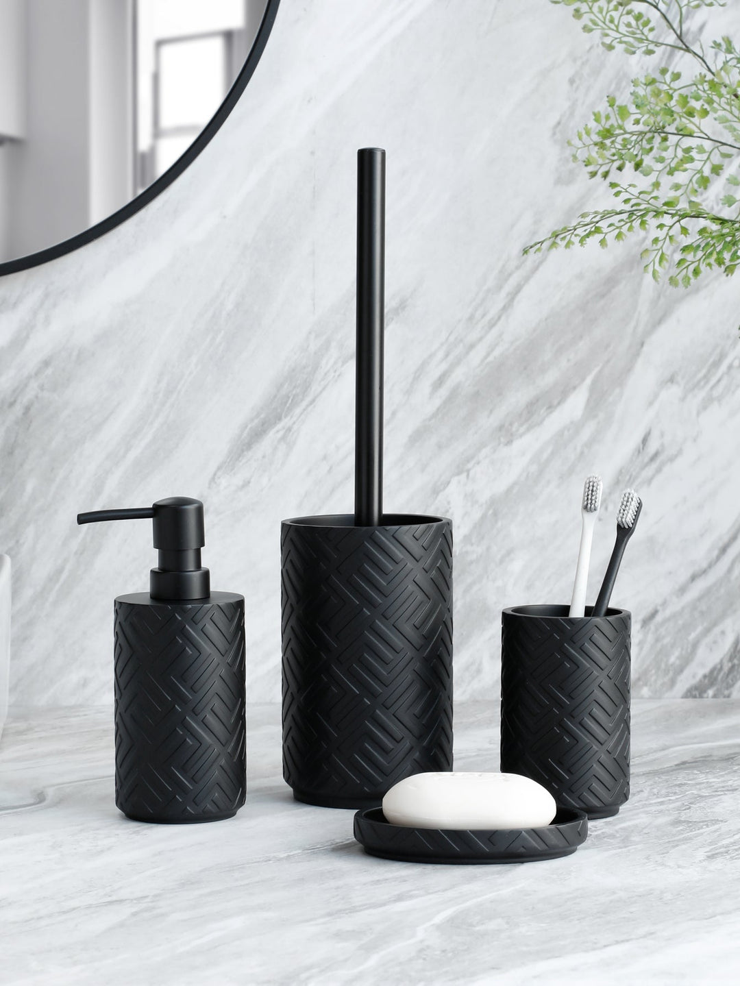 Ensemble d'Accessoires de Salle de Bain 4 Pièces – Design Élégant Noir et Blanc, Durable et Pratique 0