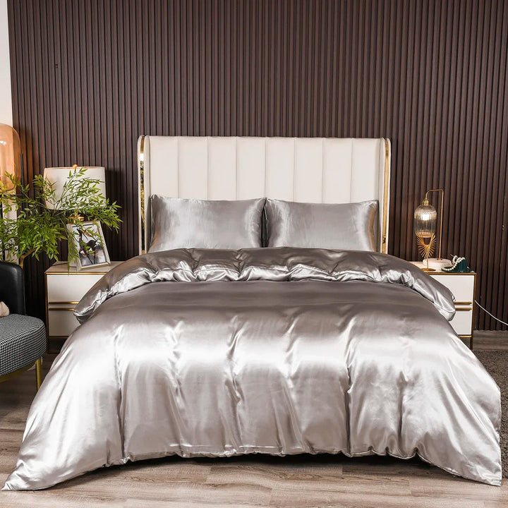Ensemble de Couette Réversible en Satin Doux – Literie Élégante avec Taies d'Oreiller Incluses, Couleur Blanche 7