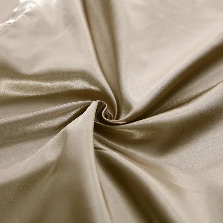 Ensemble de Literie en Satin Doux – Draps et Housse de Couette, Confort Optimal, Plusieurs Tailles et Couleurs Disponibles 2