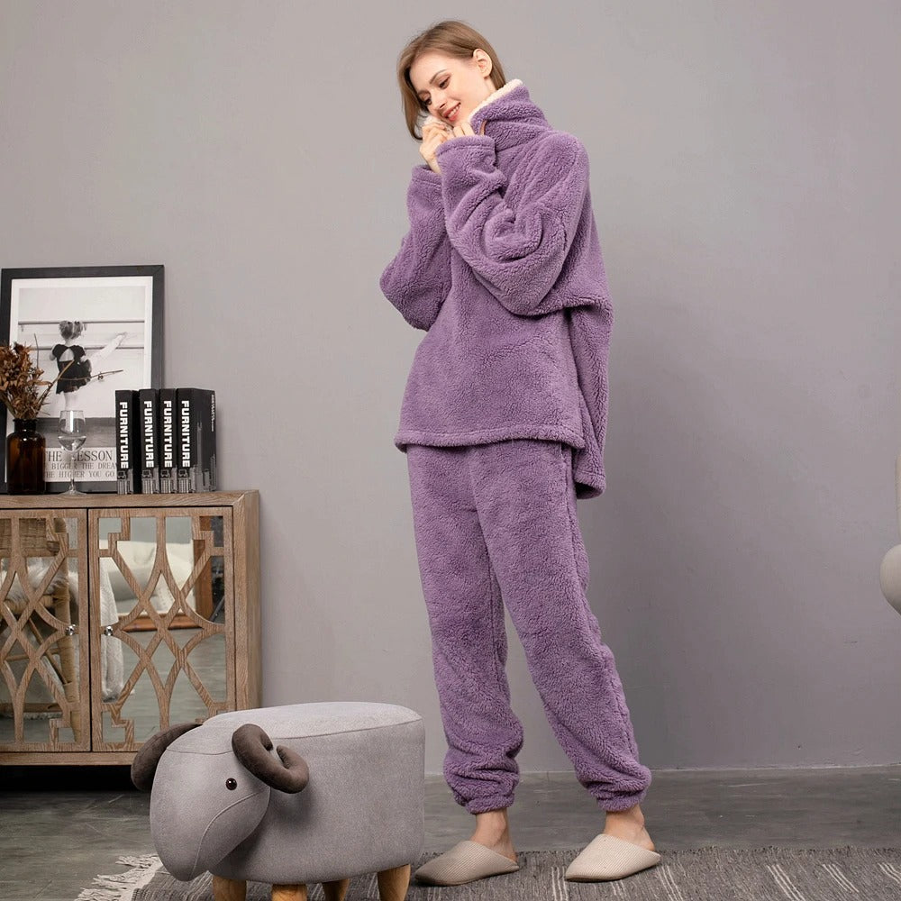 Ensemble de Vêtements d'Intérieur en Polaire Douce pour Femme – Tenue Confortable 2 Pièces avec Capuche et Poche 1