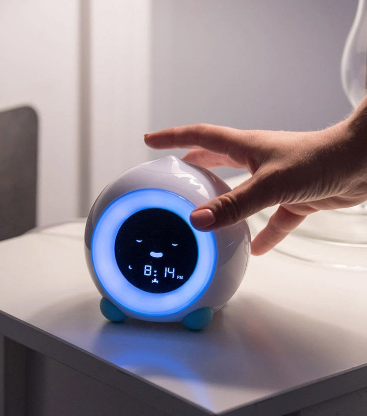 Entraîneur de Sommeil Interactif pour Enfants avec Veilleuse et Bruit Blanc – Design Amusant, Sons Apaisants, Compact, Bleu et Rose 1