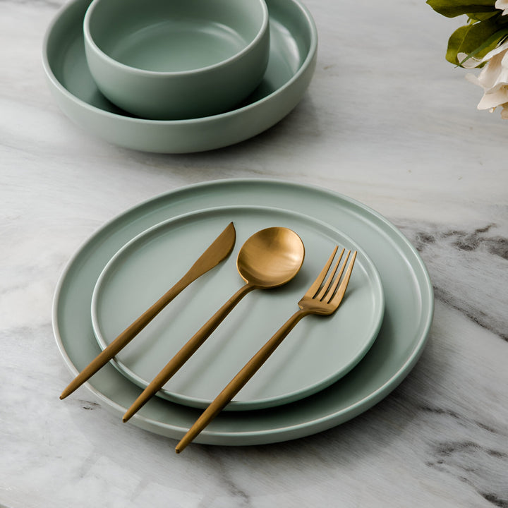 Set di posate in acciaio inox minimalista per la tavola