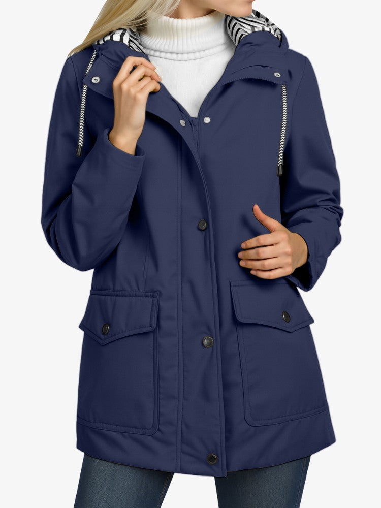 Imperméable coupe-vent pour femme avec capuche ajustable - Veste de mi-saison légère avec détails réfléchissants 3