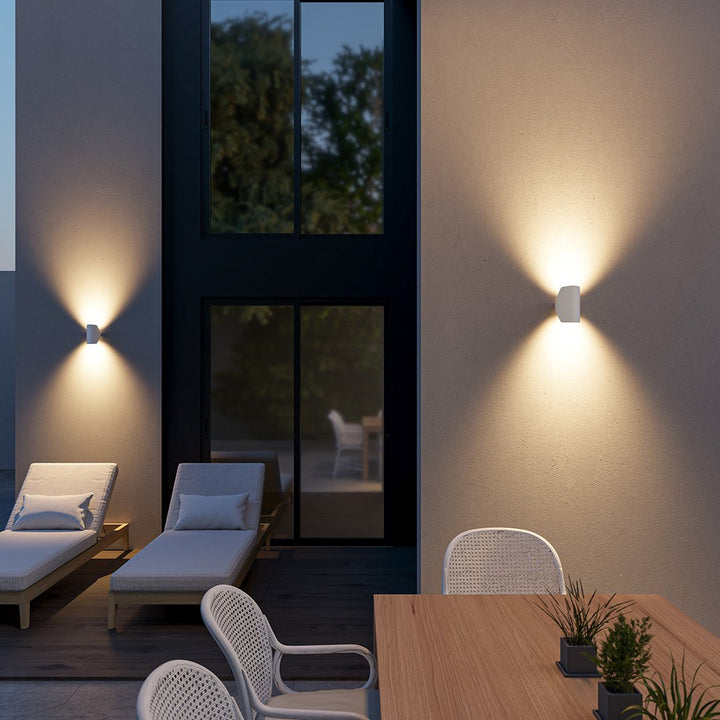 Modern Adjustable LED Outdoor Wall Light Energy Efficient Design