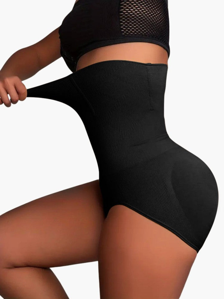 La technologie de production sans couture élimine les risques d'irritation et garantit l'invisibilité sous les vêtements. 0