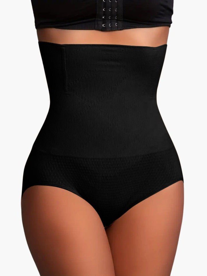 La technologie de production sans couture élimine les risques d'irritation et garantit l'invisibilité sous les vêtements. 1