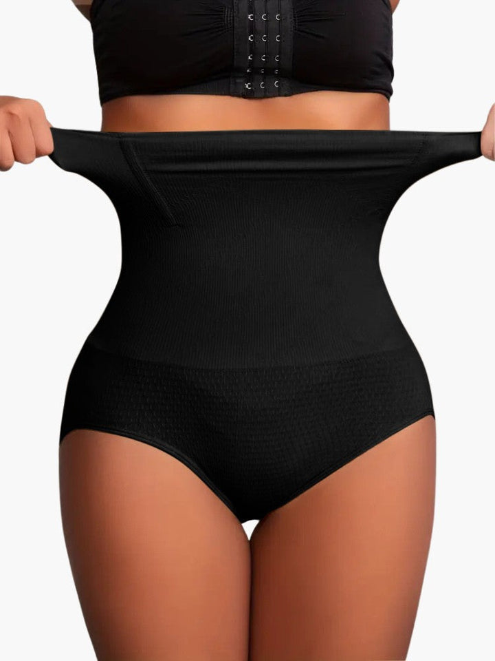 La technologie de production sans couture élimine les risques d'irritation et garantit l'invisibilité sous les vêtements. 2