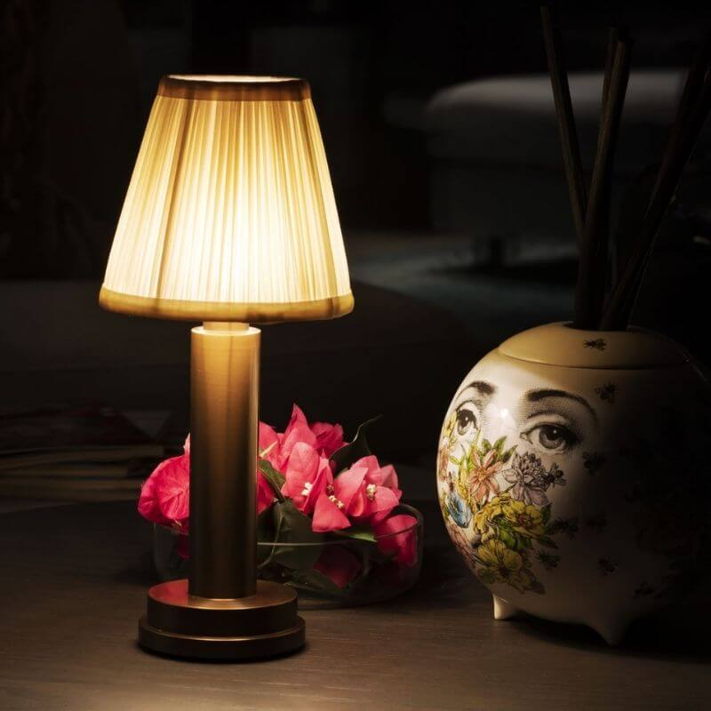 Lampe De Table Sans Fil Rechargeable Élégante En Aluminium Et Tissu 3