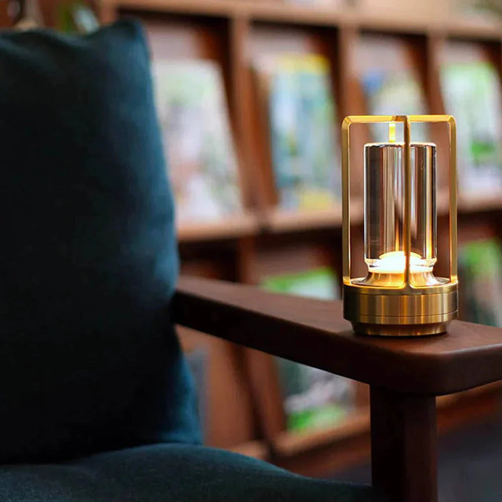 Lampe Sans Fil en Aluminium avec Abat-Jour en Cristal – Luminaire Extérieur Élégant et Mobile 4