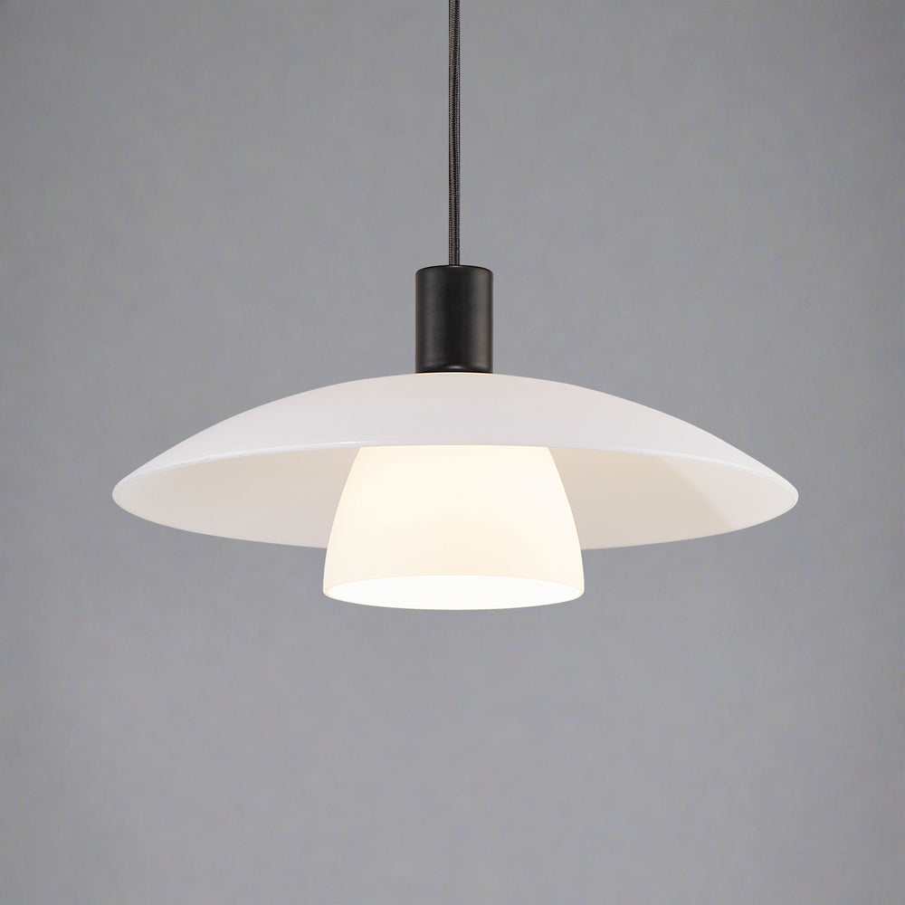Lampe Suspendue Scandinave Élégante avec Abat-Jours en Verre et Métal Noir 1