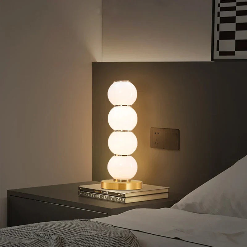 Lampe à LED Designer pour une Ambiance Chaleureuse 1