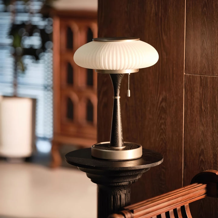 Lampe à Table en Bois avec Éclairage LED Chaud – Design Élégant et Compact 2