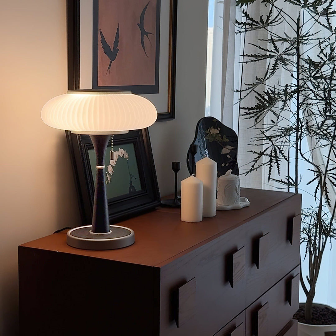 Lampe à Table en Bois avec Éclairage LED Chaud – Design Élégant et Compact 3