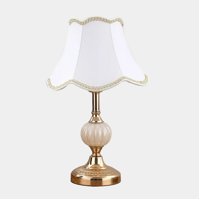 Lampe de Table Élégante en Métal au Design Rétro et Minimaliste – Idéale pour Chambre et Bureau 0