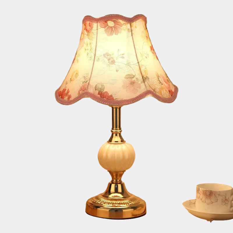 Lampe de Table Élégante en Métal au Design Rétro et Minimaliste – Idéale pour Chambre et Bureau 1