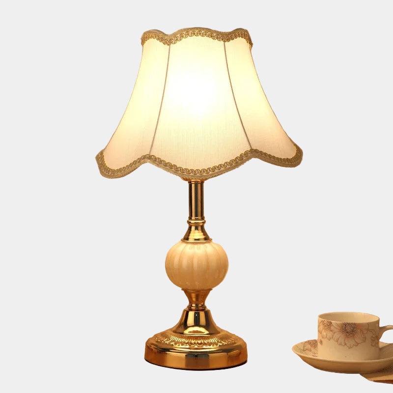 Lampe de Table Élégante en Métal au Design Rétro et Minimaliste – Idéale pour Chambre et Bureau 2