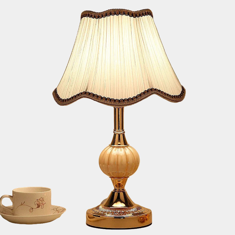 Lampe de Table Élégante en Métal au Design Rétro et Minimaliste – Idéale pour Chambre et Bureau 3