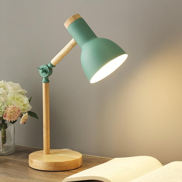 Lampe de table en bois de style nordique 1