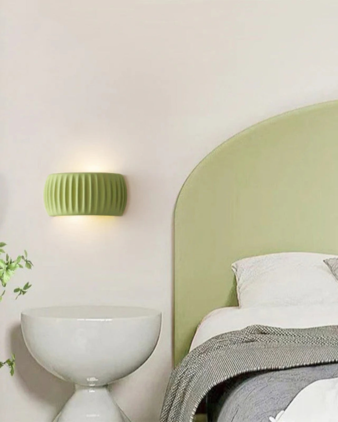 Lampe murale design ondulée pour une ambiance chaleureuse 2