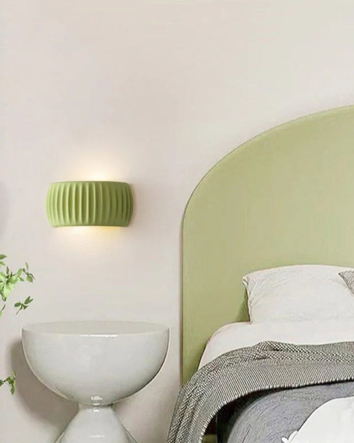 Lampe murale design ondulée pour une ambiance chaleureuse 2