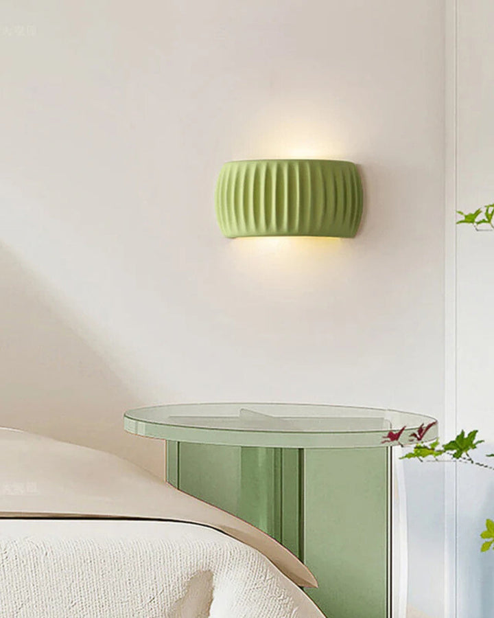 Lampe murale design ondulée pour une ambiance chaleureuse 3