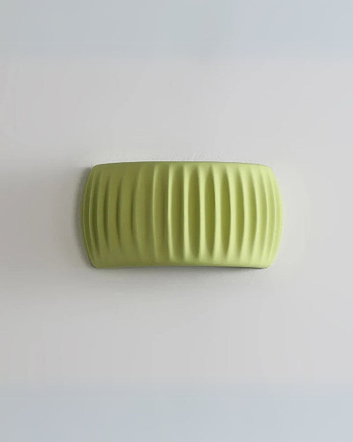 Lampe murale design ondulée pour une ambiance chaleureuse 4