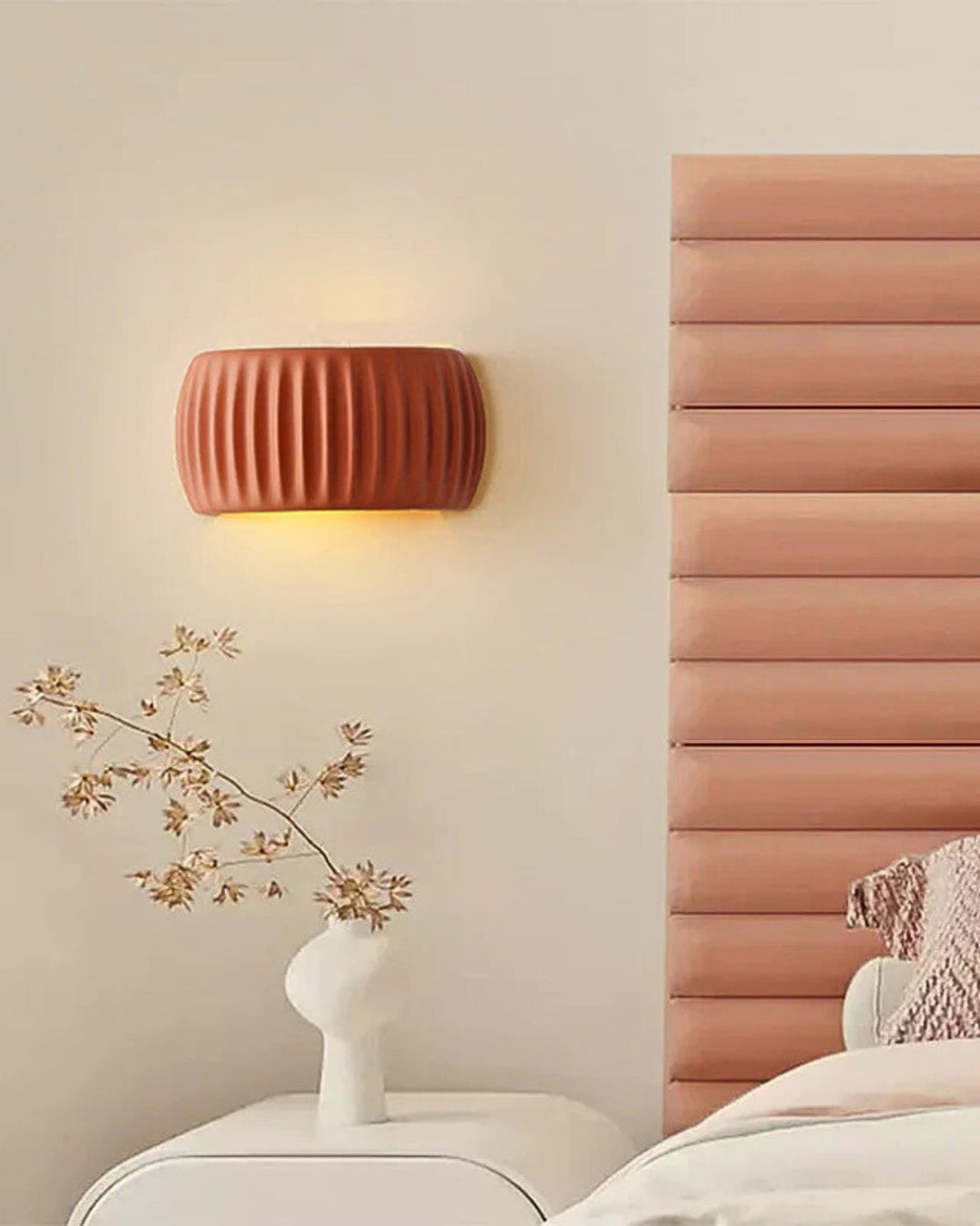 Lampe murale design ondulée pour une ambiance chaleureuse 5