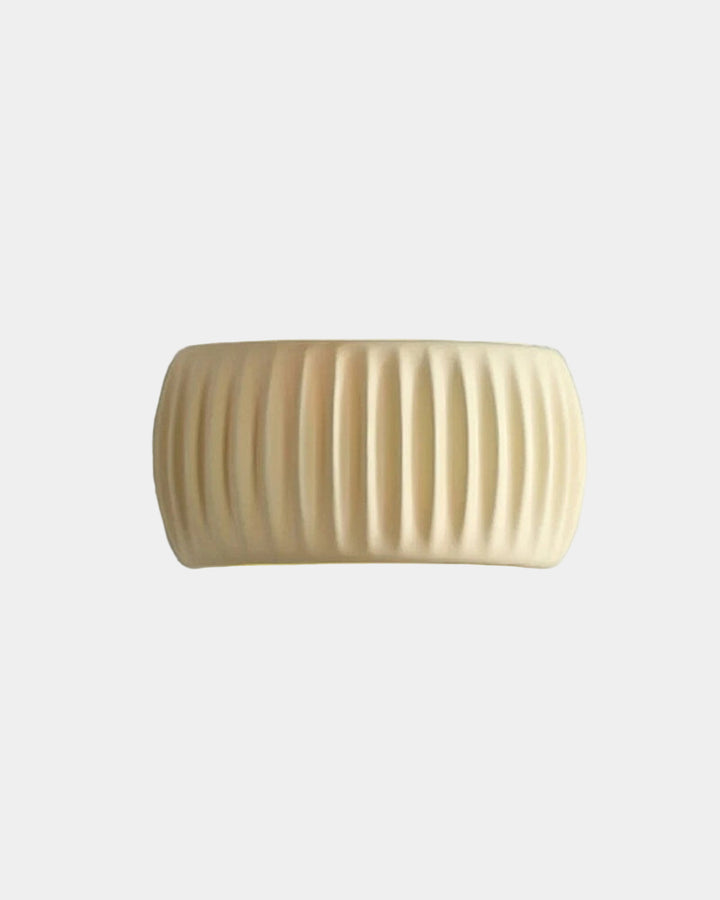 Lampe murale design ondulée pour une ambiance chaleureuse 9