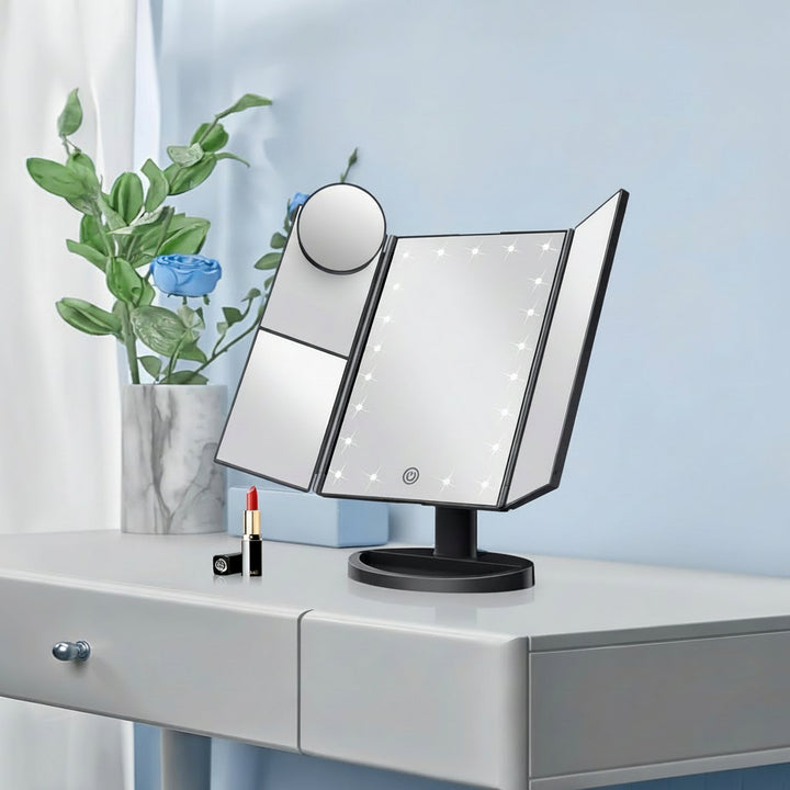 Specchio da Trucco Illuminato con Tre Ante, LED e Ingrandimento per Scrivania