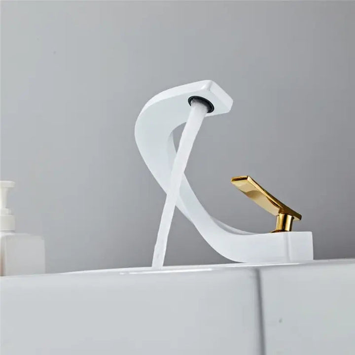 Mitigeur de Lavabo Élégant en Laiton Doré et Blanc avec Poignée Unique – Robinet Salle de Bain Moderne et Pratique 11