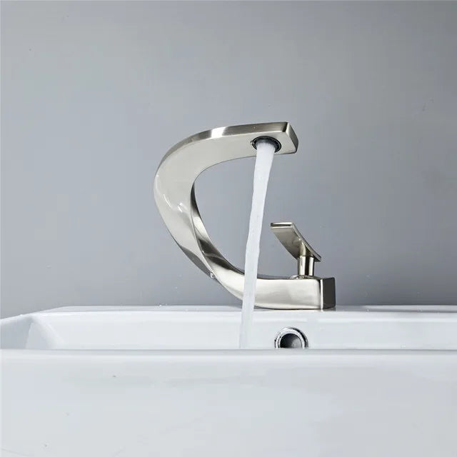 Mitigeur de Lavabo Élégant en Laiton Doré et Blanc avec Poignée Unique – Robinet Salle de Bain Moderne et Pratique 15