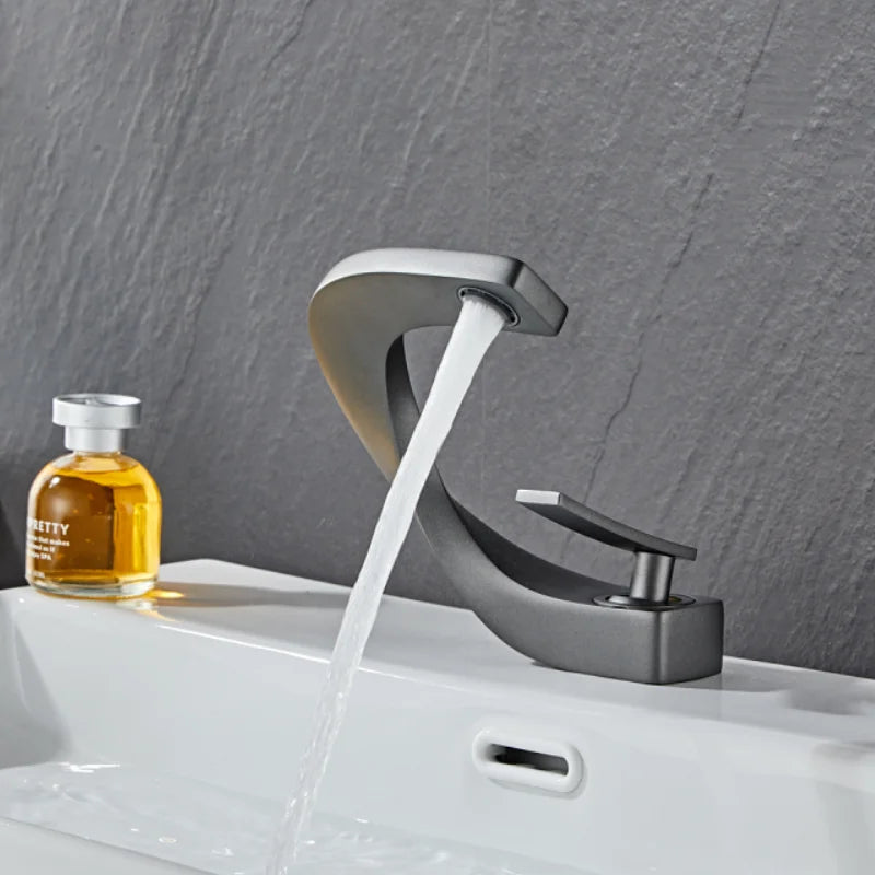 Mitigeur de Lavabo Élégant en Laiton Doré et Blanc avec Poignée Unique – Robinet Salle de Bain Moderne et Pratique 4