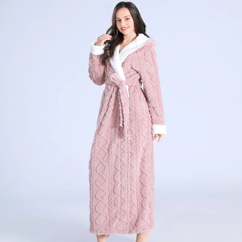 Peignoir Matelassé Femme Doux et Respirant – Long Pour Moments de Détente, Disponible en Plusieurs Tailles et Couleurs 1