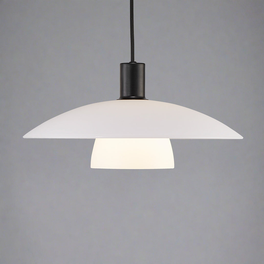 Plafonnier Scandinave Élégant avec Abat-Jours en Verre Opale – Design Moderne et Ajustable 3
