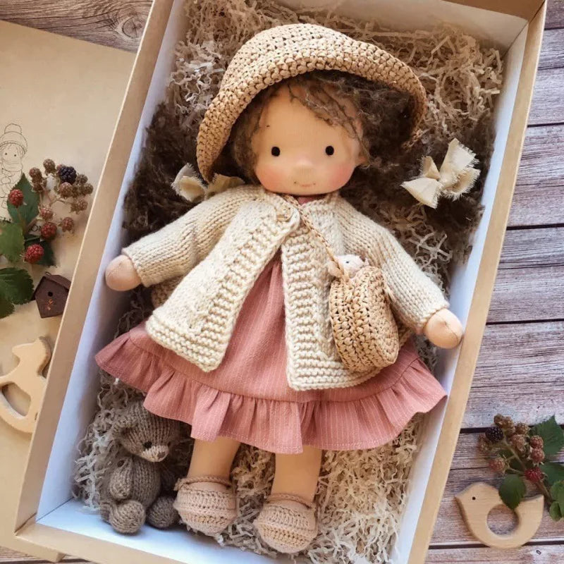Poupée en Peluche Waldorf en Coton Doux avec Détails Kawaii – Compagnon Créatif pour Enfants 32 cm 0